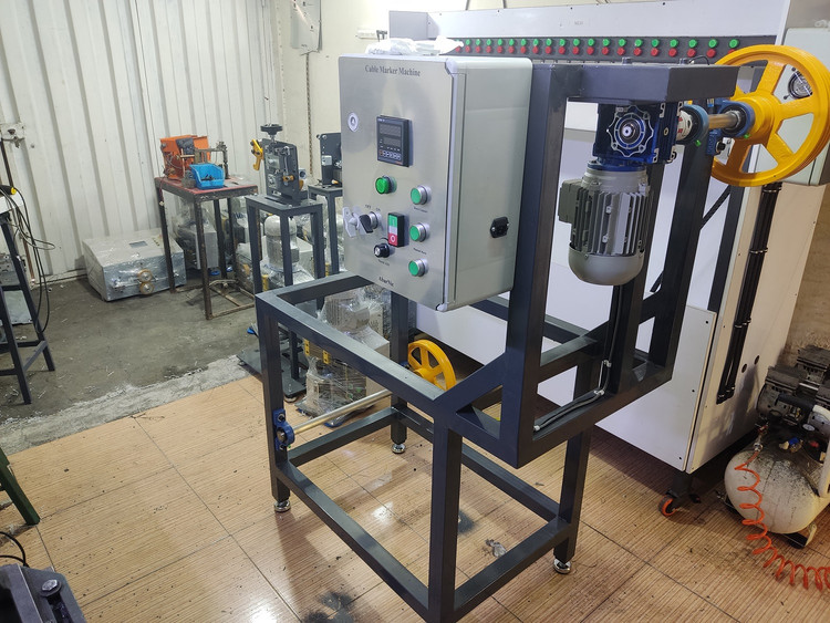 دستگاه کشنده کابل